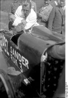 Bundesarchiv Bild 102-06124, Burgwedel, Raketenwagen auf Eisenbahnschienen.