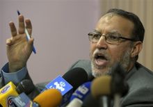 القيادي في جماعة الإخوان المسلمين عصام العريان في مؤتمر صحفي بعد اجتماع قيادات المعارضة مع نائب الرئيس عمر سليمان في 5 فبراير 2011.