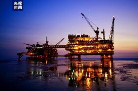 منصة في حقل شنجلي النفطي.jpg