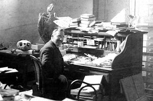 Oliver Perry Hay at his desk at the Carnegie Institution.jpg