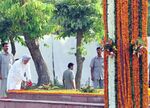 The Prime Minister, Dr. Manmohan Singh paying floral tributes on the occasion of Death Anniversary of Shri Sanjay Gandhi at his Samadhi in New Delhi on June 23, 2005.jpg