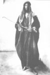 كولونيل ليتشمان متخفياً في زي بدوي.