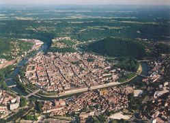 Le Doubs à بزانسون، في الغرب.