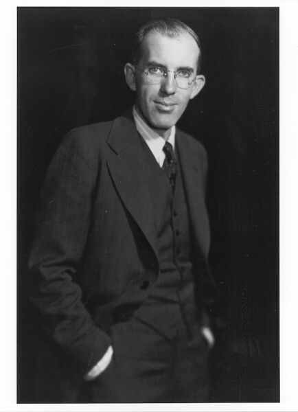 ملف:Stanley Knowles.jpg