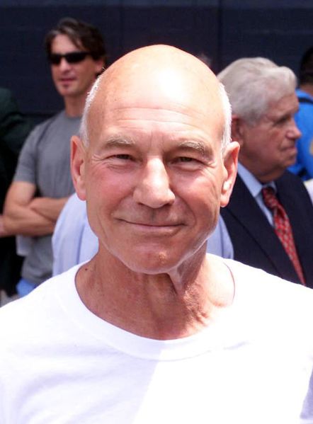 ملف:PatrickStewart2004-08-03.jpg