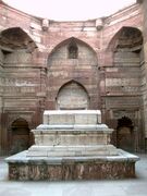 Qutb Complex Shrine.JPG