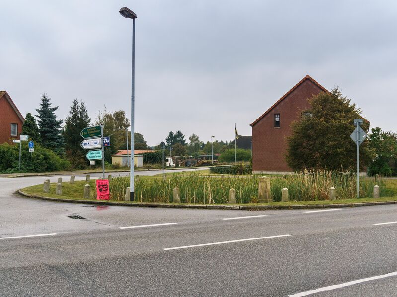 ملف:Malk-Goehren Mecklenburg-Schweriner Halbmeilenobelisk 766-02.jpg