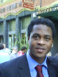 Patrick Kluivert in suit (2).JPG