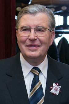 Anatolijs Gorbunovs (1991–1993) 10 فبراير 1942 (العمر 83 سنة)