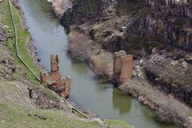 20110419 bridge Akhurian River Ani Turkey.jpg