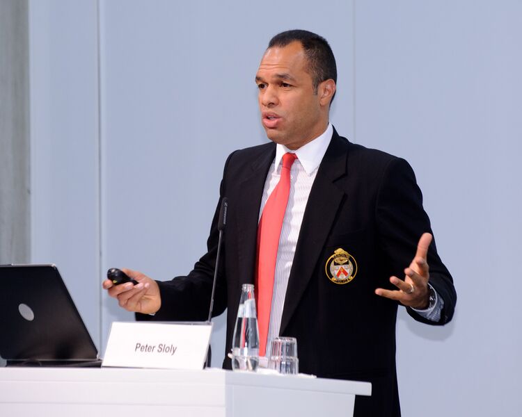 ملف:Peter Sloly.jpg