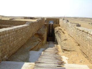 SerapeoSaqqara.JPG
