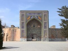 مدرسة خوجة أحرار.