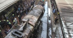 آثار حريق محطة مصر بالقاهرة، 27 فبراير 2019.jpg