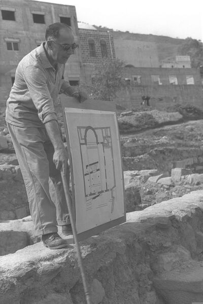 ملف:Moshe Dotan 1962.jpg