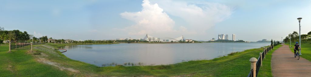 بانوراما لبحيرة سايبر جايا (2011).