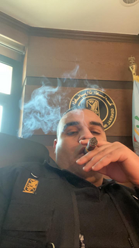 حسن السيسي يدخن 2022.png