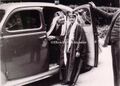 الشيخ : عجيل الياور الجربا وابنه أحمد في لندن عام 1937.