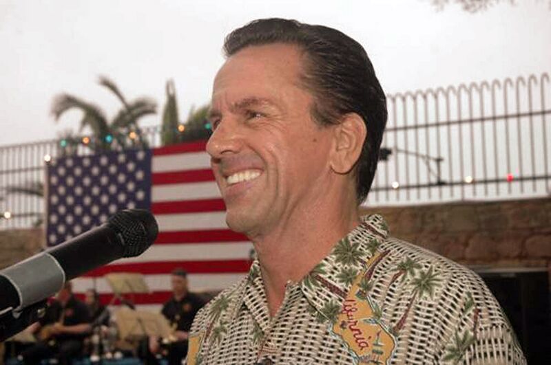 ملف:Tom embassy shot.JPG