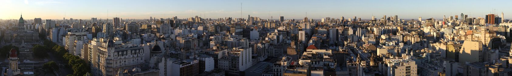 أفق المدينة في منظر نهاري