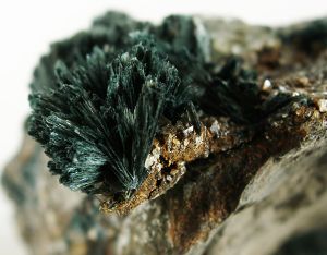 Gormanite-275064.jpg