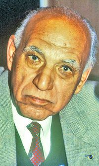 صلاح أبو سيف.jpg