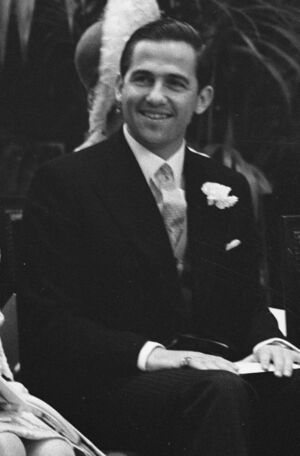 Koning Constantijn en koningin Anne-Marie van Griekenland in de kerk, Bestanddeelnr 919-0443 (cropped).jpg