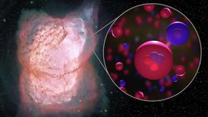 على اليمين، تركيب أيون الهيدرين الهليوم، يسار، السديم الكوكبي NGC 7027.