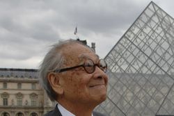 IM Pei Louvre pyramid.jpg