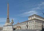 Quirinale palazzo e obelisco con dioscuri Roma.jpg