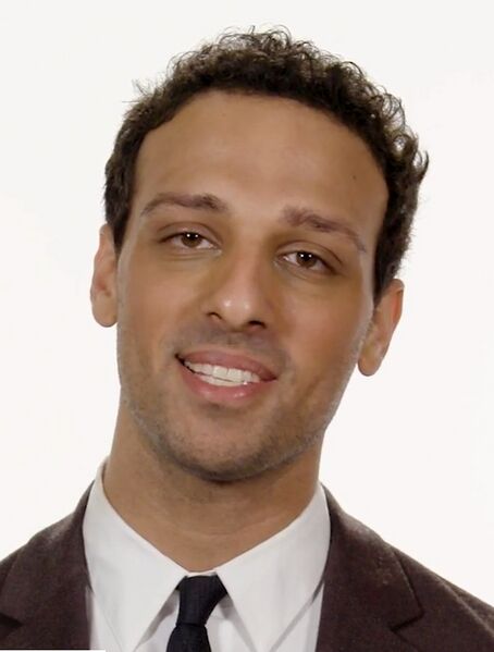 ملف:Ari'el Stachel, 2018.jpg