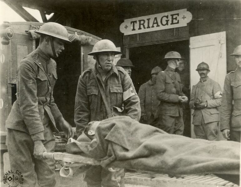 ملف:Wounded Triage France WWI.jpg