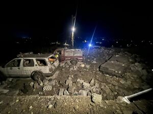 من موقع الغارة الاسرائيلية على مركز الدفاع المدني في دردغيا 9 اكتوبر 2024.