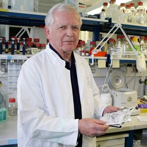 باحث السرطان الألماني الشهير هارالد تسور هاوزن