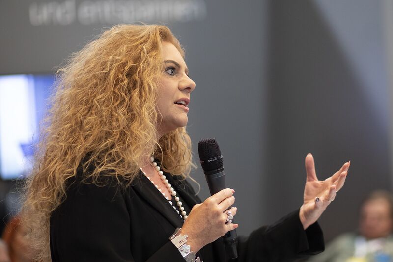 ملف:Sabina Jeschke (cropped).jpg