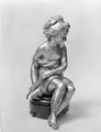 Seated girl MET 148037.jpg