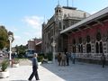 محطة سيركجي افتـُتـِحت في 1890 بصفتها المحطة النهائية لقطار الشرق السريع