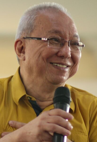 ملف:Ricky Lee (cropped).jpg