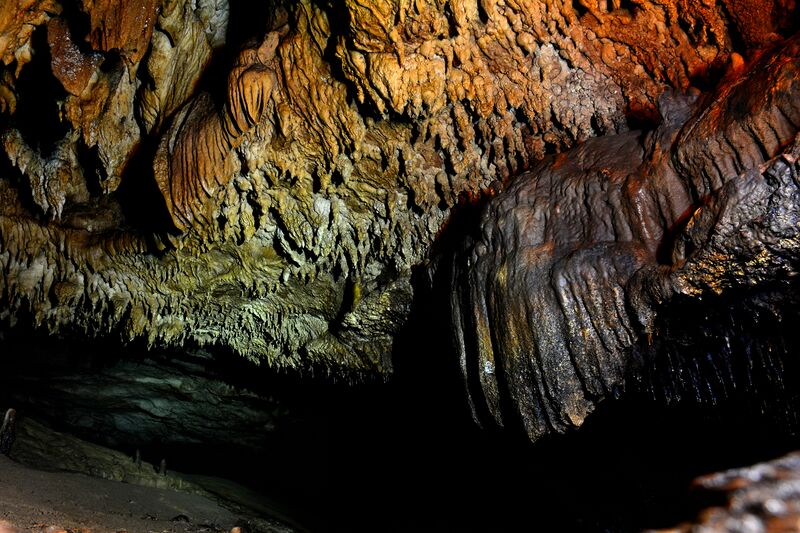 ملف:Buniayu Cave 04.jpg