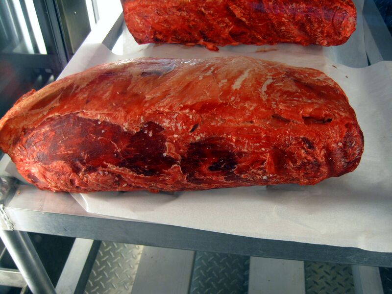 ملف:Dry aging beef.jpg
