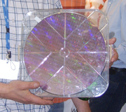 نبائط VLSI من إنتاج إنتل على رقاقة سليكون أحادي البلورة.